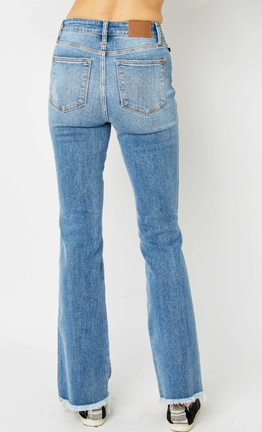 JUDY BLUE HR Destroyed W/ Fray Hem 82542 32.5"