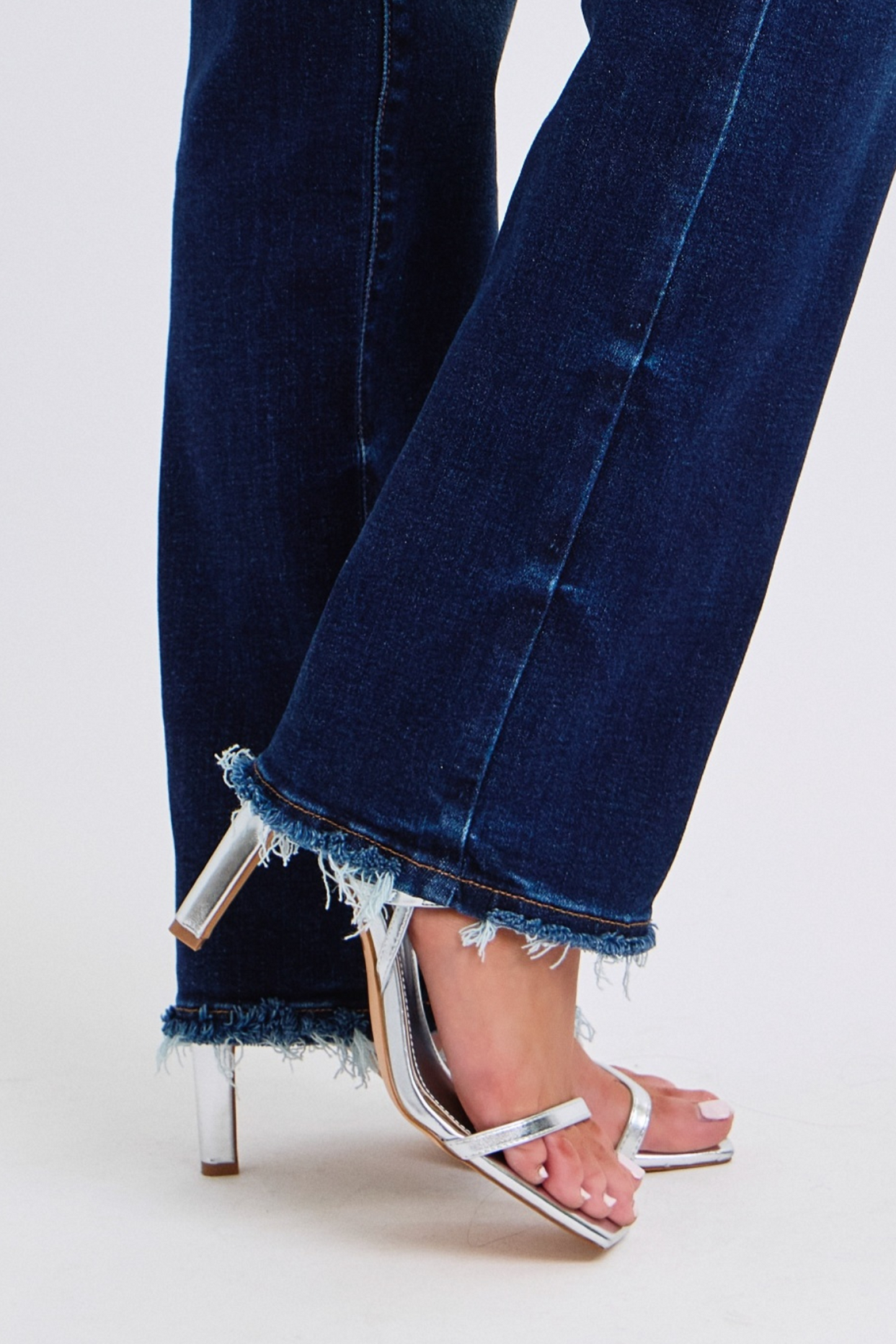 JUDY BLUE Straight Leg Fray MR 32"