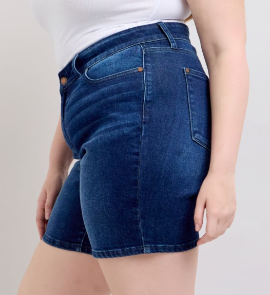 JUDY BLUE Bermuda HR Shorts 8"