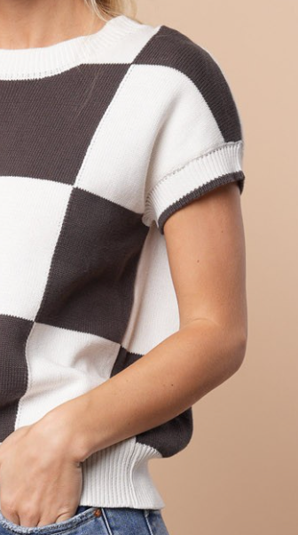 Sleeveless Checkered Knit Sweater B&W