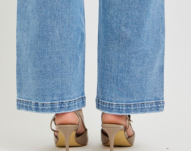 RISEN Elastic Waist Slouchy Crop 27.5"