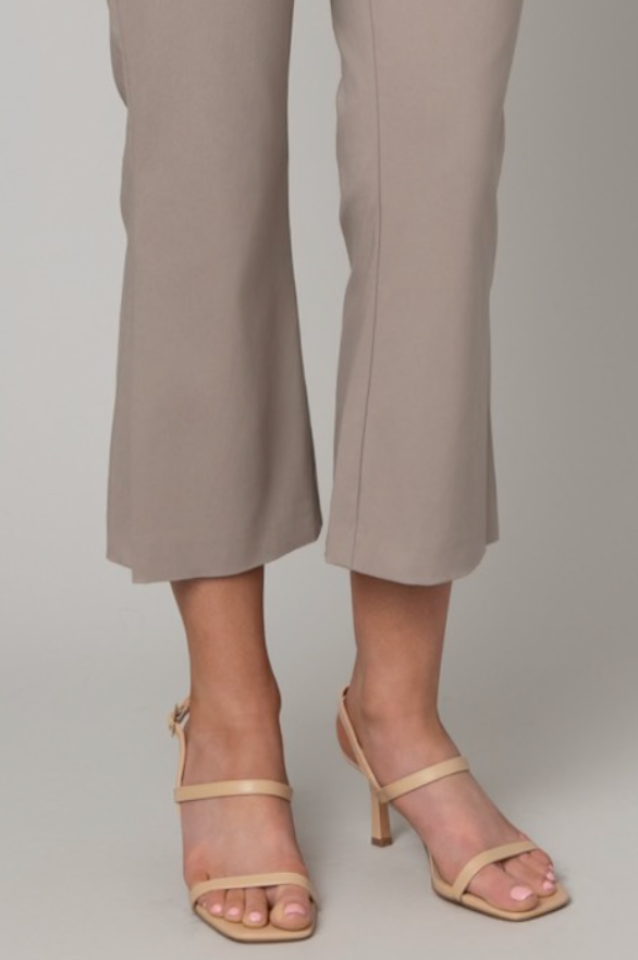 Effortless Edge Crop Pant 25" KHAKI