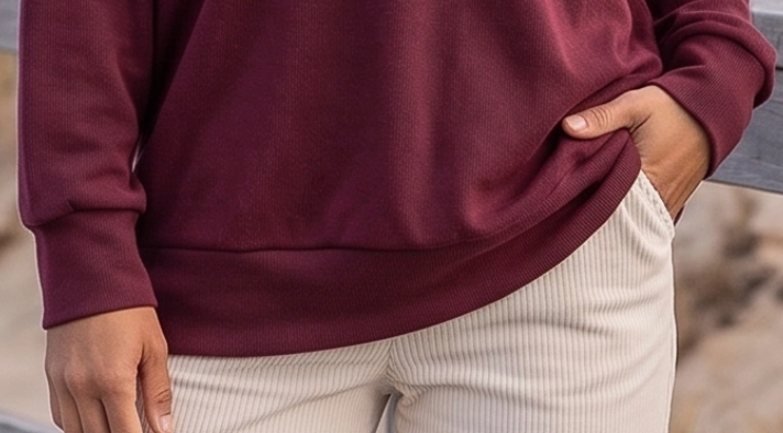 The Laid Back Luxe Pullover MERLOT