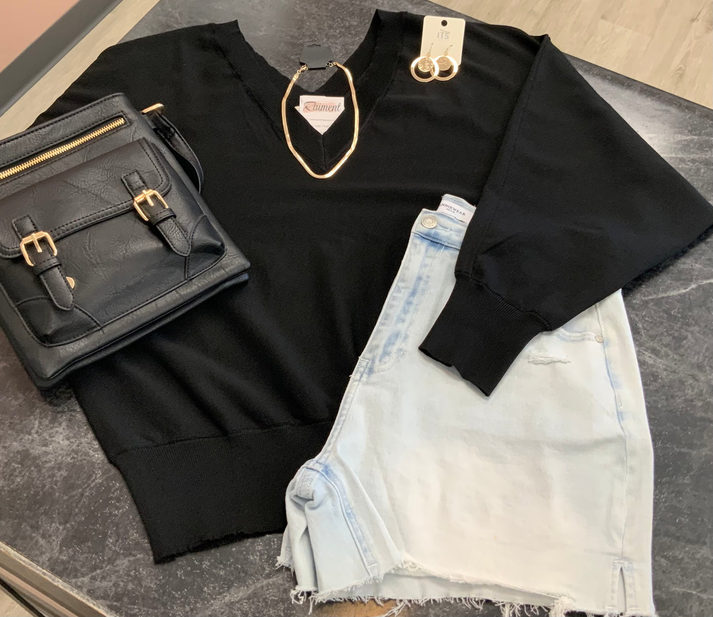 V~neck LightWeight Sweater BLACK
