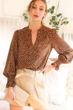Load image into Gallery viewer, Print Woven Blouse BROWN
