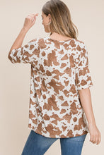 Load image into Gallery viewer, Animal Print Tee BROWN
