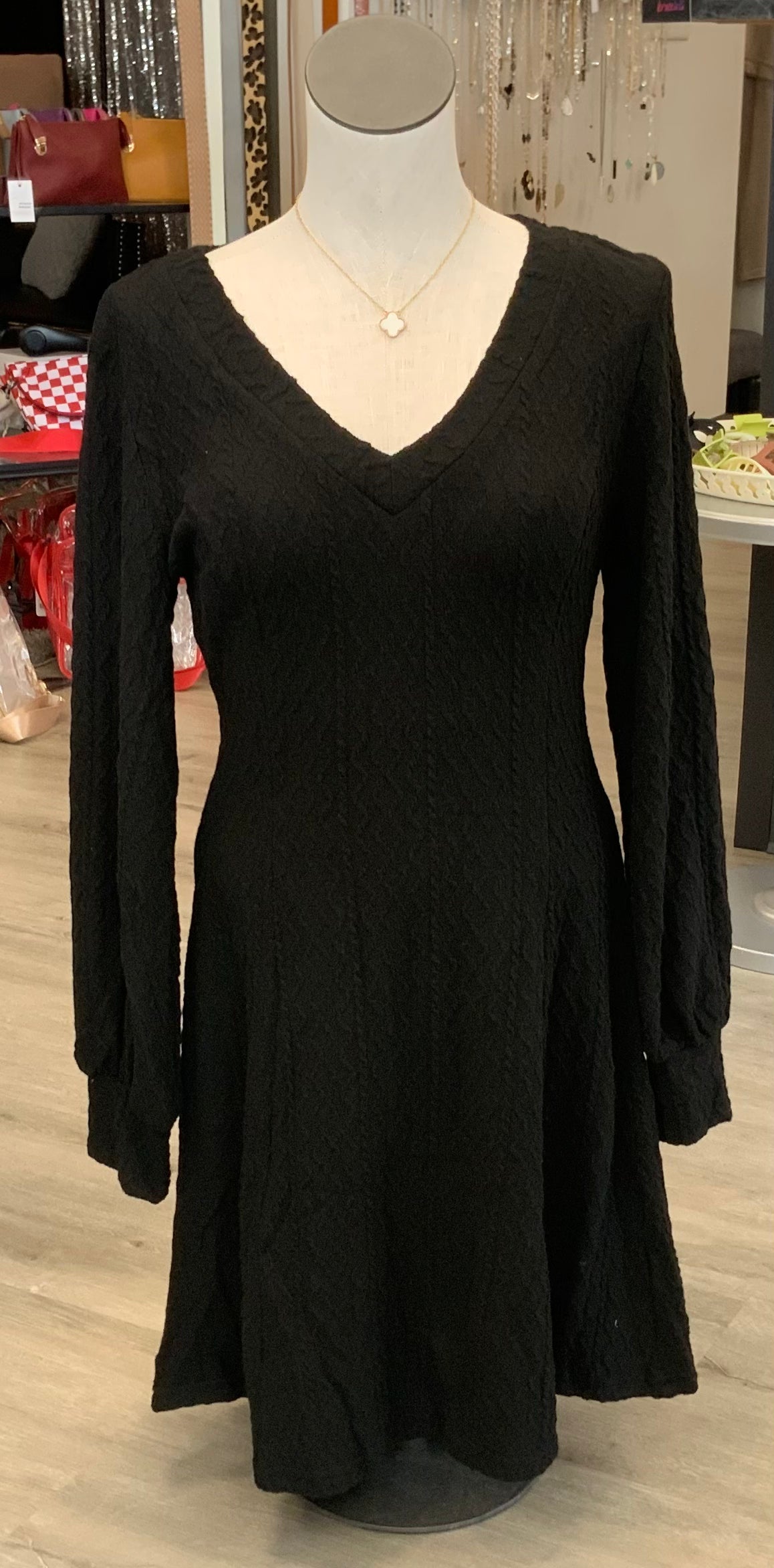 Textured V~Neck Midi Dress BLACK