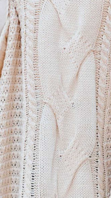 Oversized Cable Sweater Cape CREAM