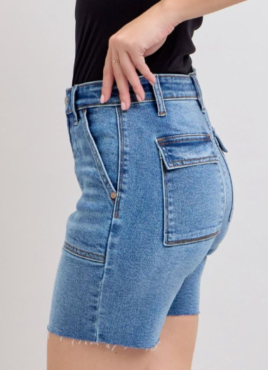 JUDY BLUE Bermuda MR Shorts 6.75"