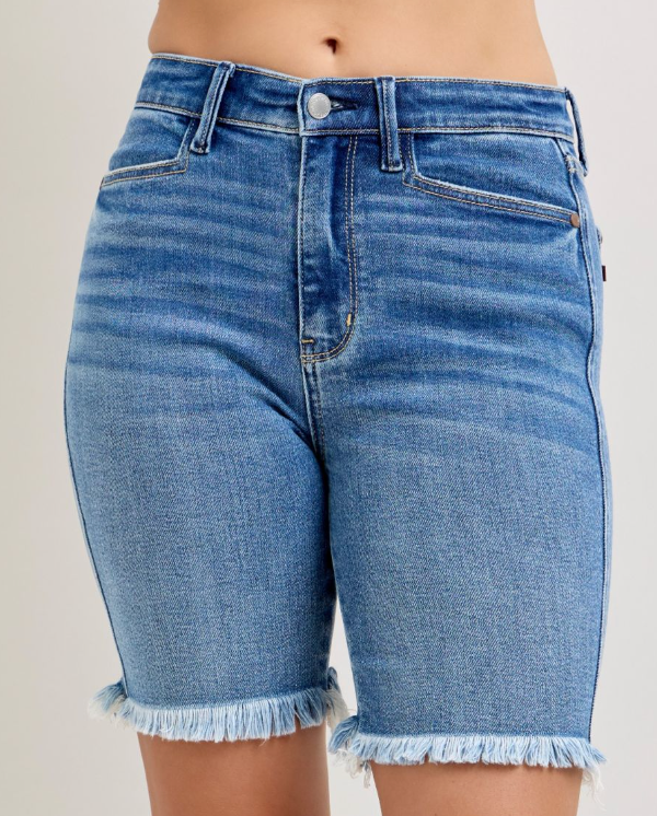 JUDY BLUE Bermuda Shorts HR 8"