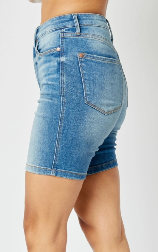 JUDY BLUE Tum Ctrl Bermuda HR 7"