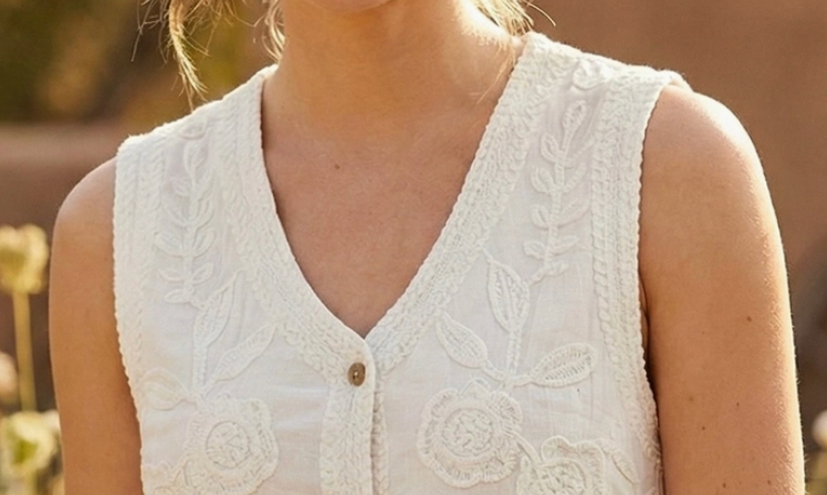 Heirloom Blooms Embroidered Vest IVORY