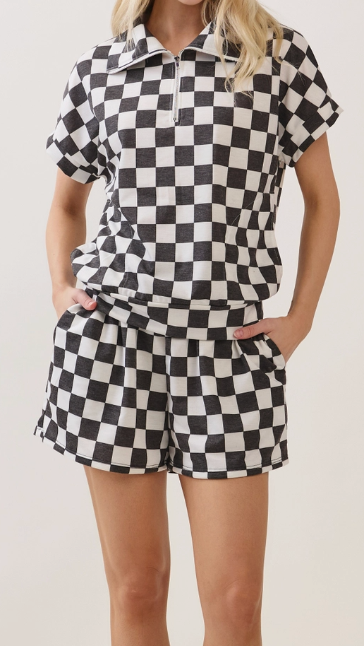 Checkered Victory Half~Zip  B&W