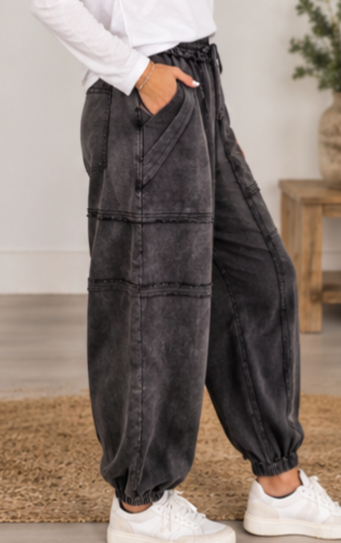 Wander Free Mineral Wash Joggers BLACK