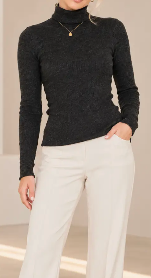 Closet Staple Turtleneck BLACK